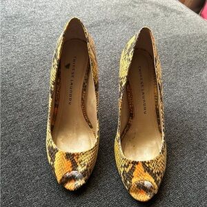 Chinese laundry pumps size 9